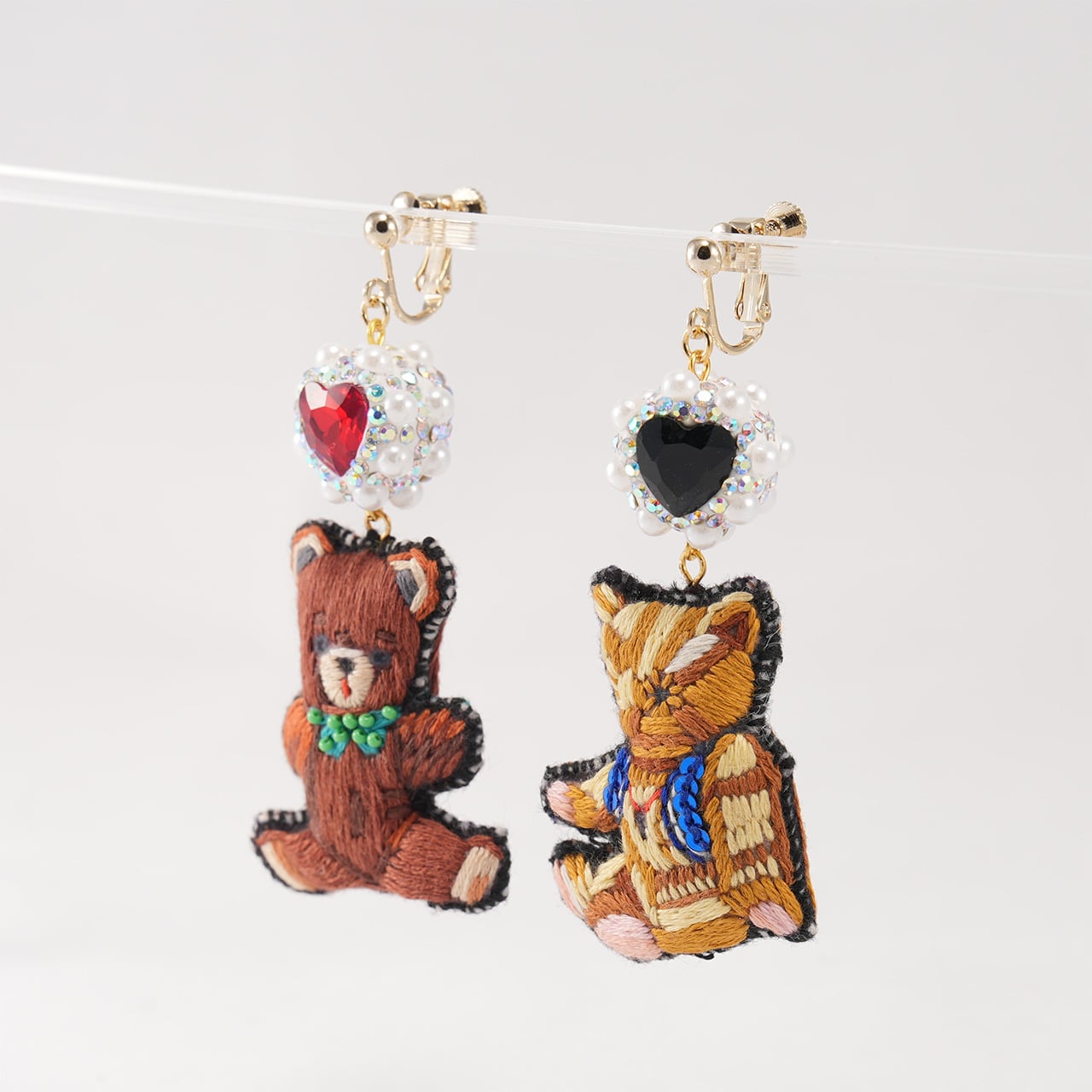 刺繍ピアス / 刺繍イヤリング Brown and dark brown bears | tamaobazaaar