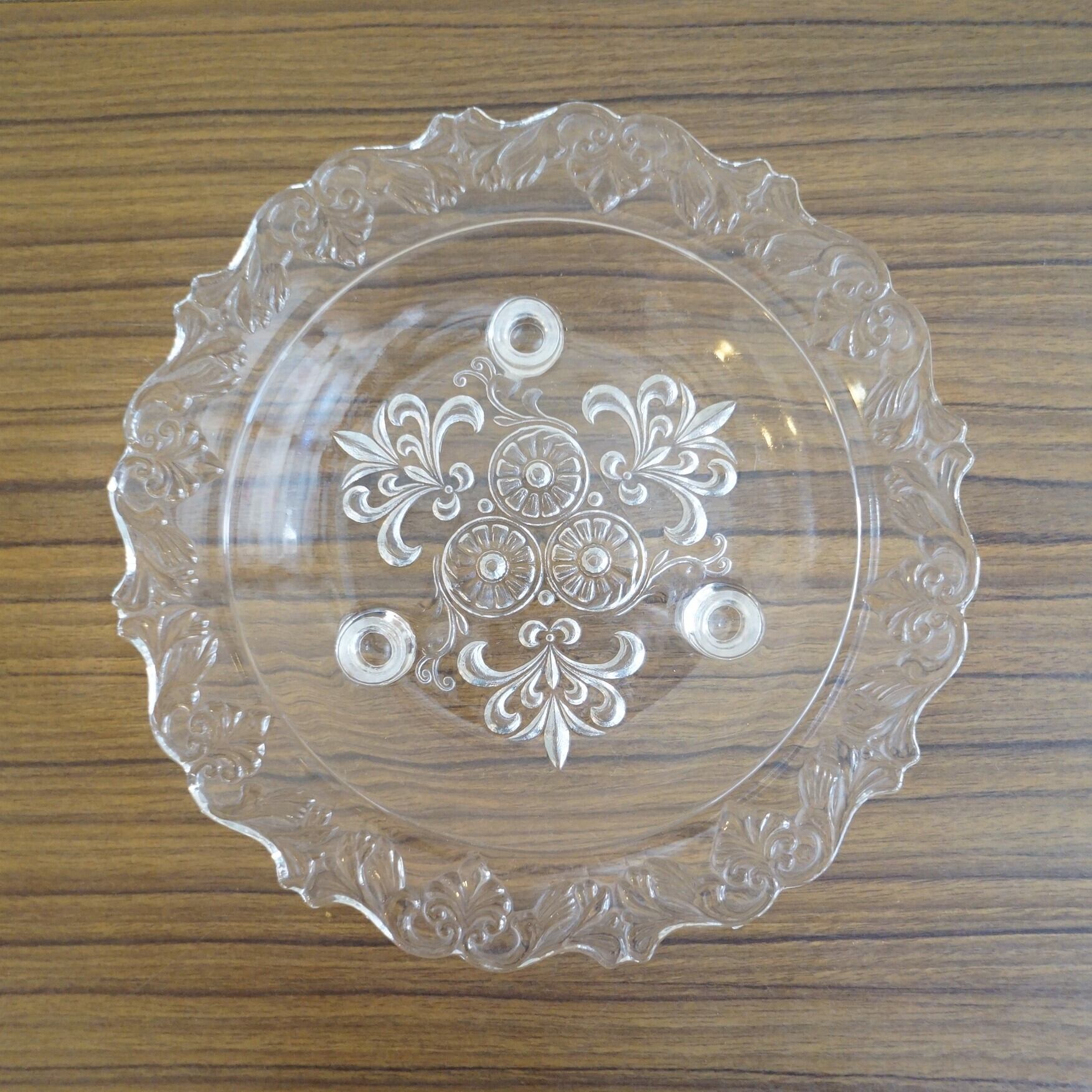 ひなぎくの脚付きガラスプレート