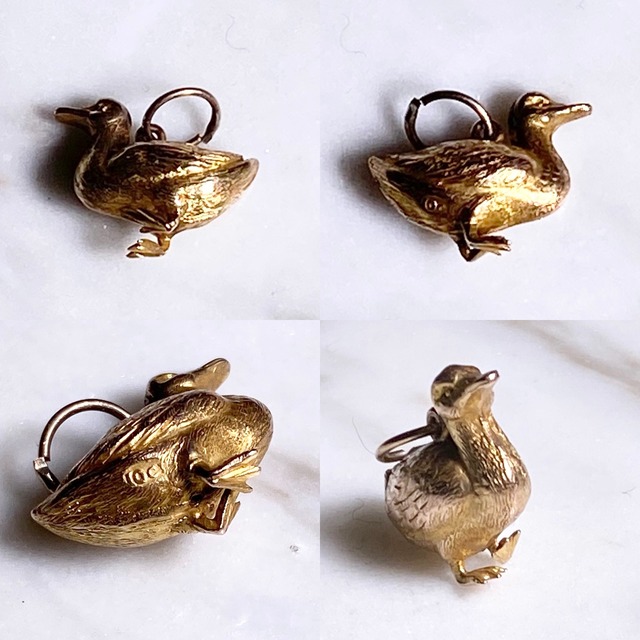 antique 10ct gold charm “duck”
