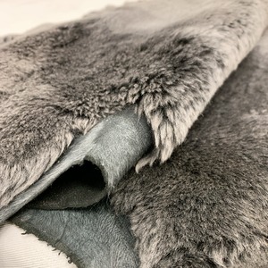 ムートン　羊の毛皮　M4-012