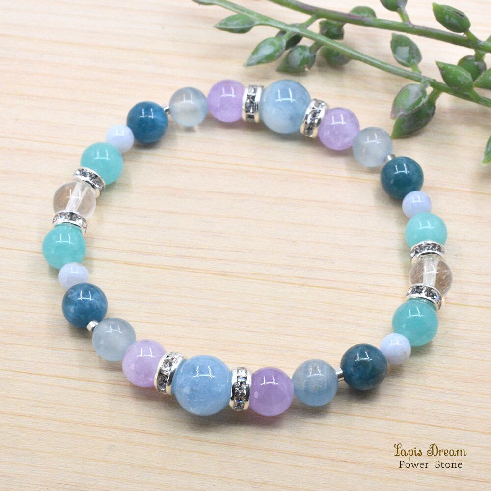 心を晴れやかにして、対人関係を円滑にするお守り | アクアマリン、アパタイトのパワーストーン ブレスレット