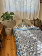 03.爽やかなブルー　草花模様　シングルサイズ　ブロックプリントキルト　インドのお布団　