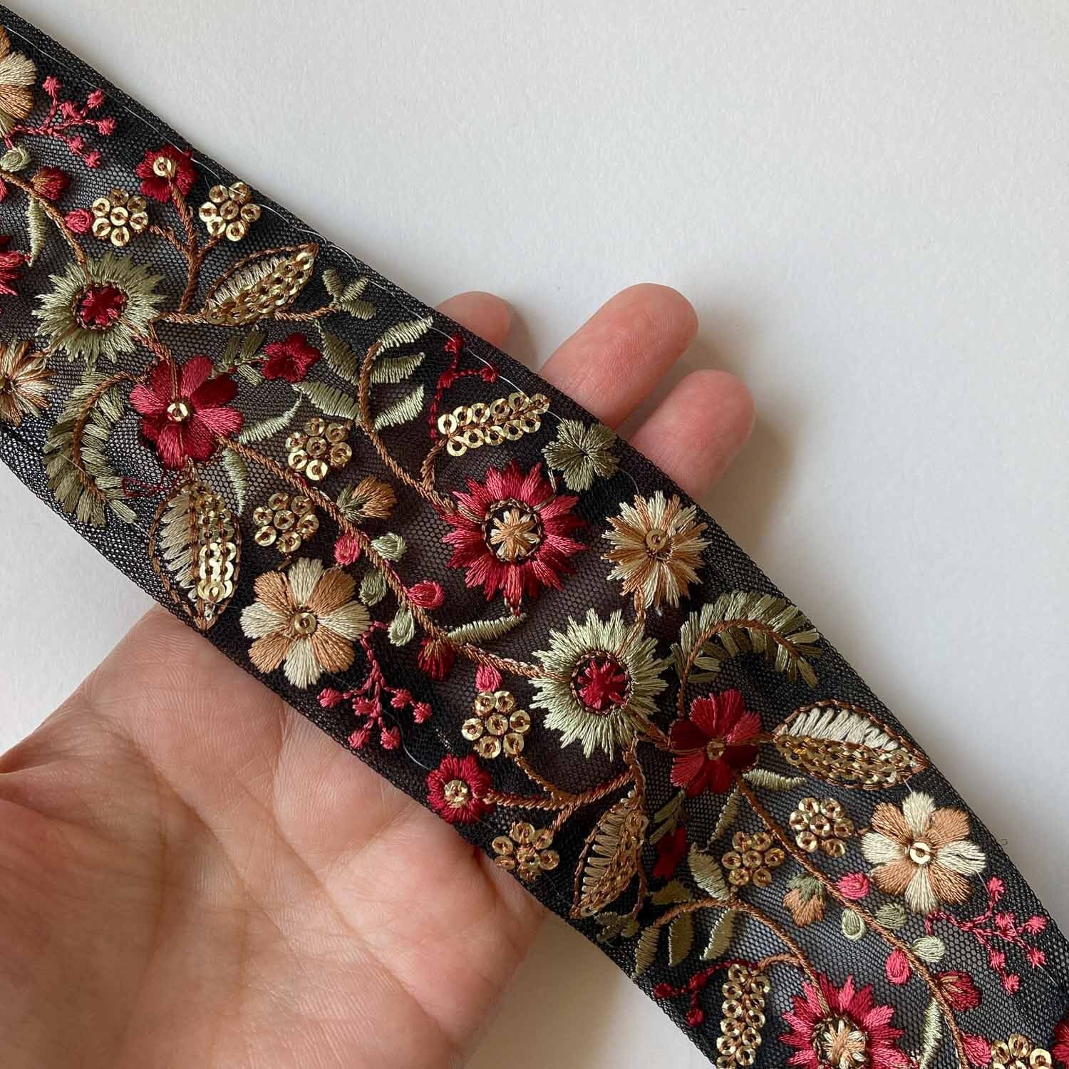 再入荷〉〈新色追加〉カラフルお花と木の実の刺繍チュールレース（50cm