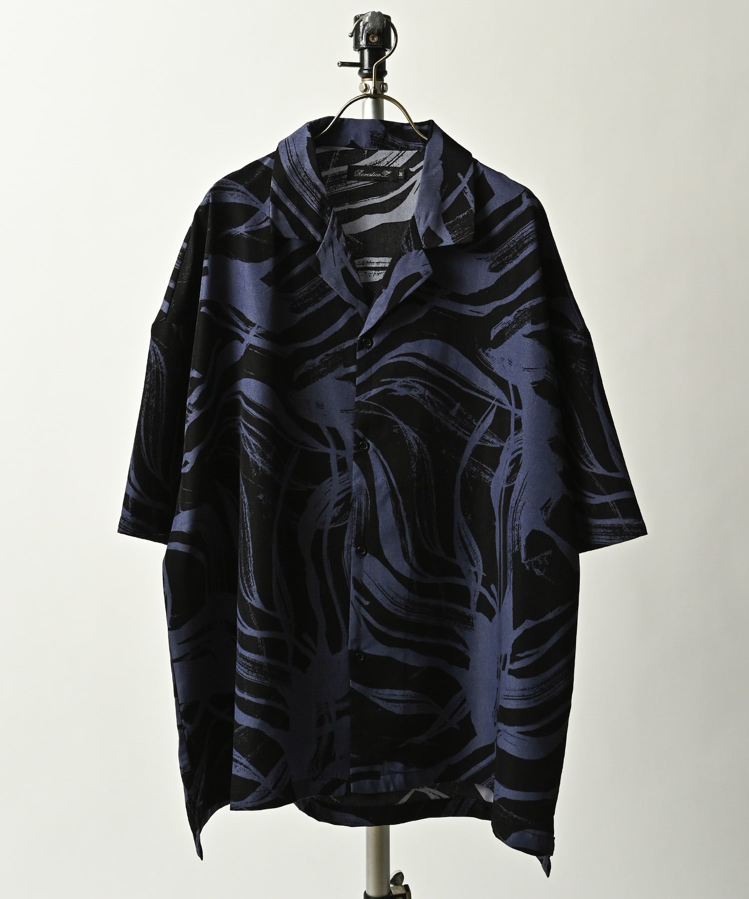 Revertical All-over print big silhouette open collar shirt (1) RV8960