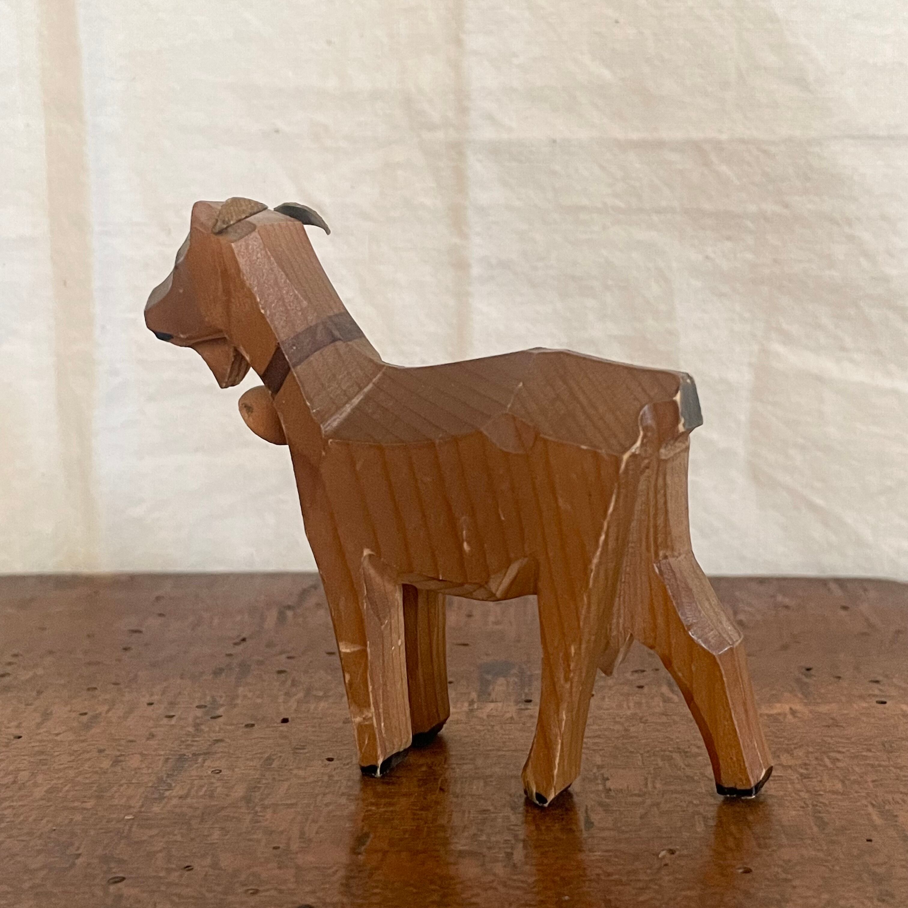 木彫りのやぎ | tsuitachi craft&brocante