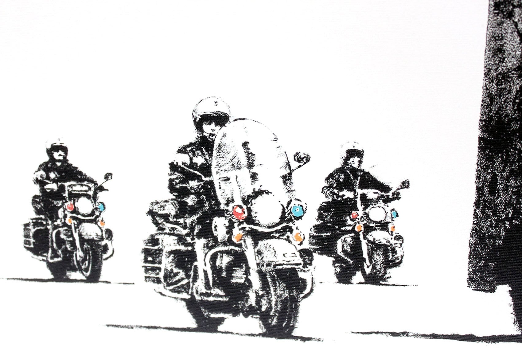 バンクシー「ドーナツ ポリス エスコート/Donut Police Escort(S)」展示用フック付きキャンバスジークレ