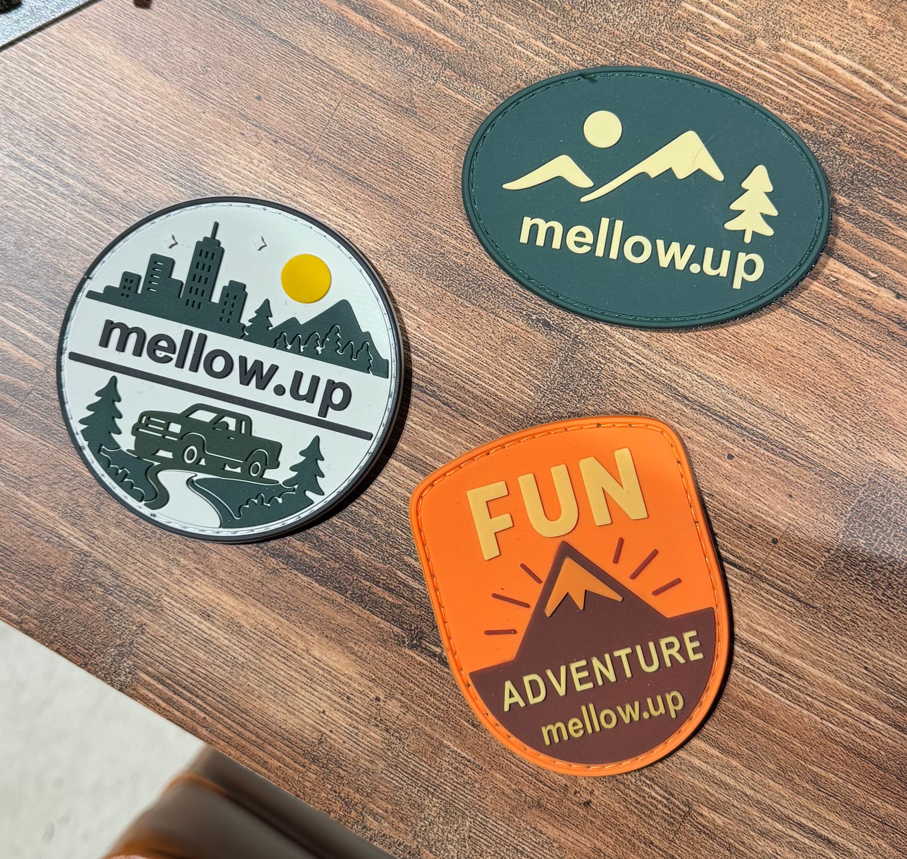 mellow.upオリジナル ラプターライナー トライトンリアスポイラー