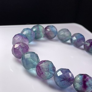 f11 64面体フローライトカットブレスレット