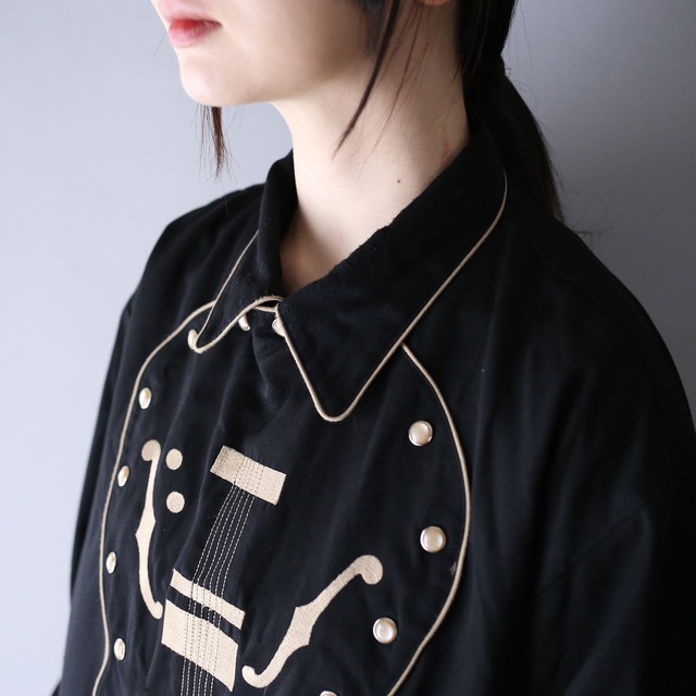 "刺繍" guitar motif design over silhouette western shirt