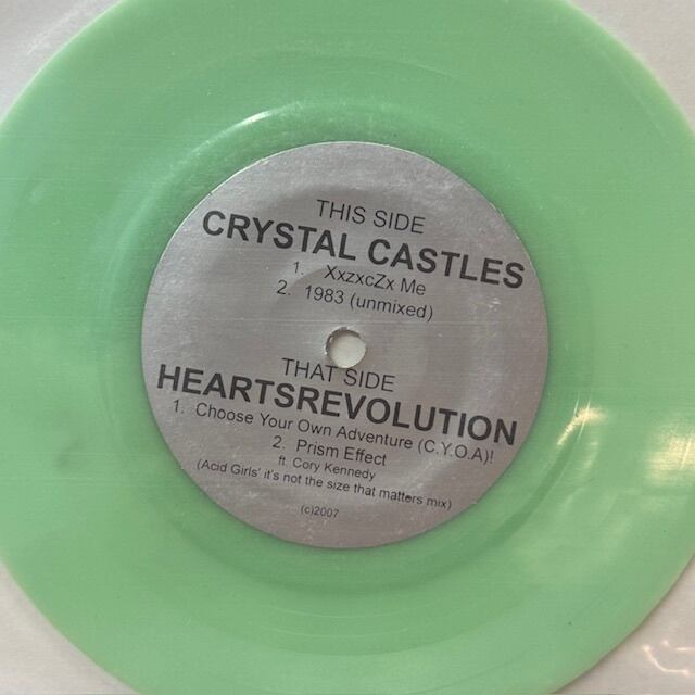 Crystal Castles / Heartsrevolution – Split □YMR□ | KINGKONG