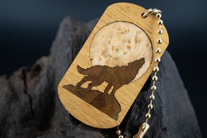 【 悪魔の樹 】モビンギ ドッグタグ 象嵌 月と狼