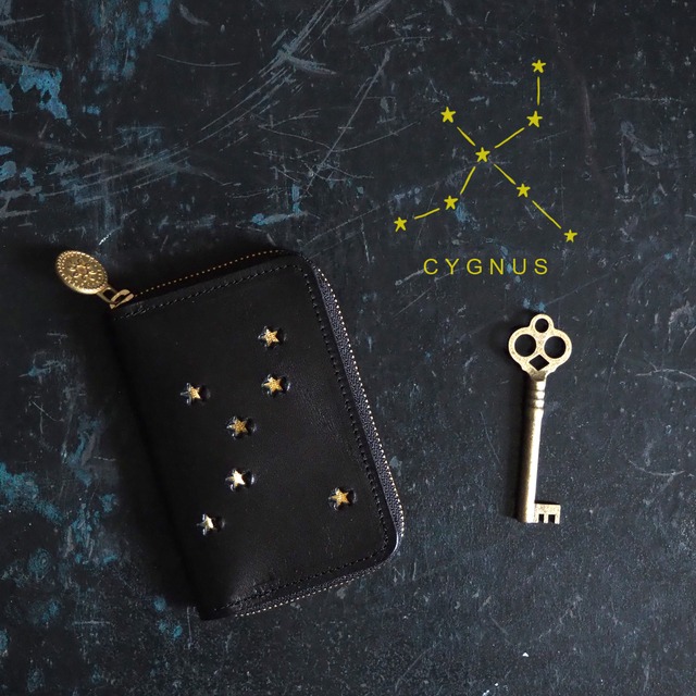 Round zipper key case (CYGNUS black) star cowhide