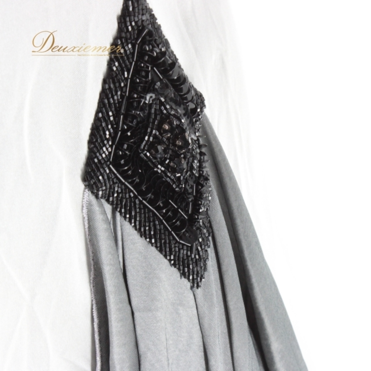 社交ダンス 衣装 スタンダード ドレス ワンピース レッスンウェア パーティドレス レディース 花柄 レース ブラック系 シルバー系 黒 長袖 シック 光沢感 滑らかな触り心地 繊細な花柄 おしゃれ パーティー トレーニング 衣装 結婚式 フォーマル 体型カバー 風合い ドレッシー セクシー 研修 競技用 複数サイズ展開 透け感