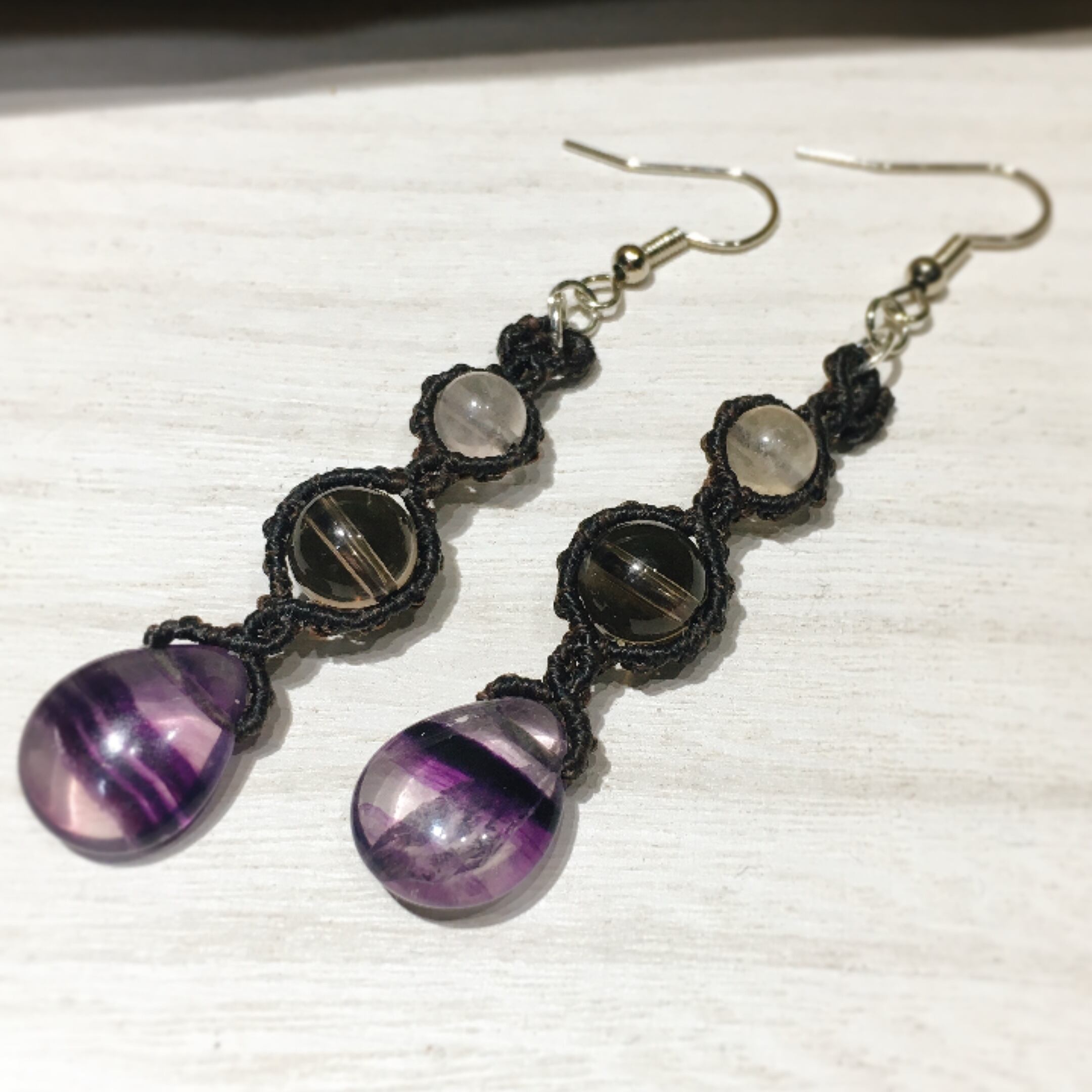 マクラメ　ピアス　レピドライト　アイオライト　アメジスト アクセサリーのプレゼント K18YG アメジスト&タンザナイト