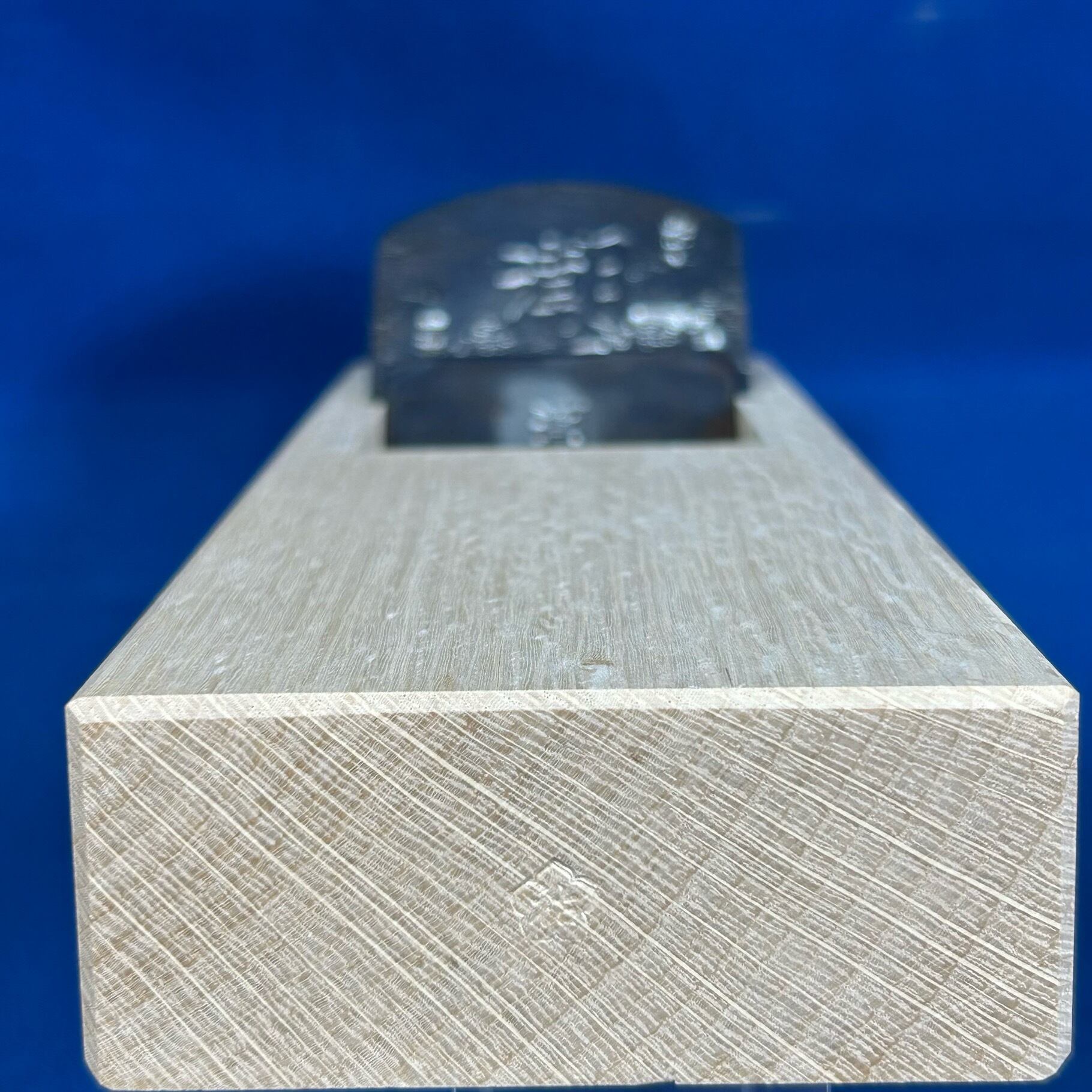 銘.潮 鉋〈寸八/70mm〉白樫台(西村木工)：包み口/油無し 鉋台入れ済 刃