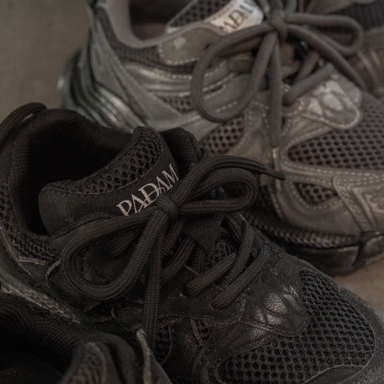 再入荷】vintage wolf sneaker | PADAM