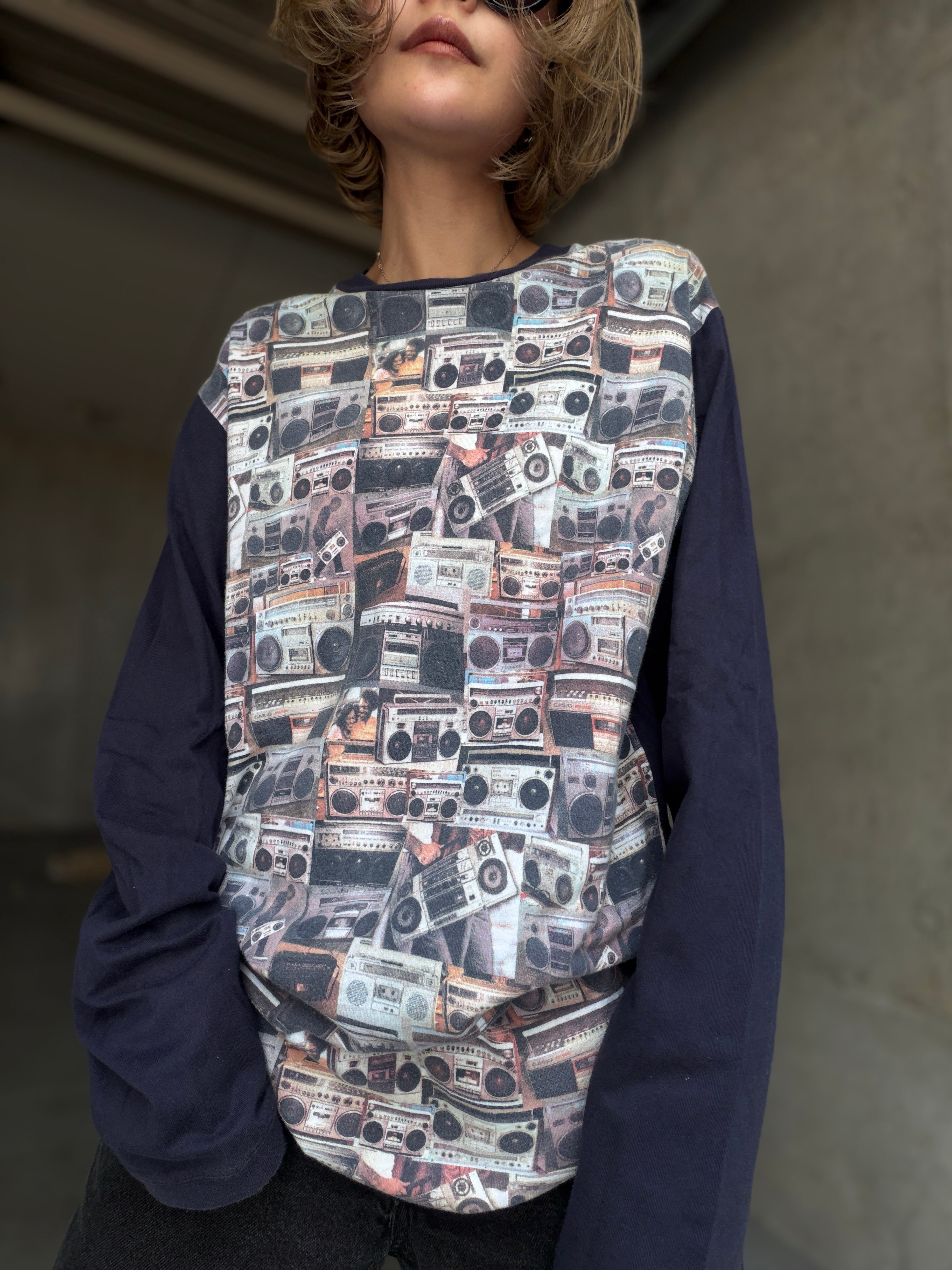(CS2526)00's XLARGE radio cassette player photo tee