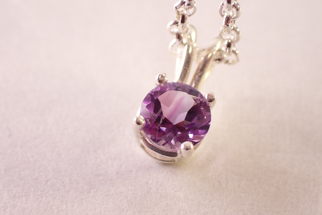 アメジストネックレス　0.71ct [D12‐158]