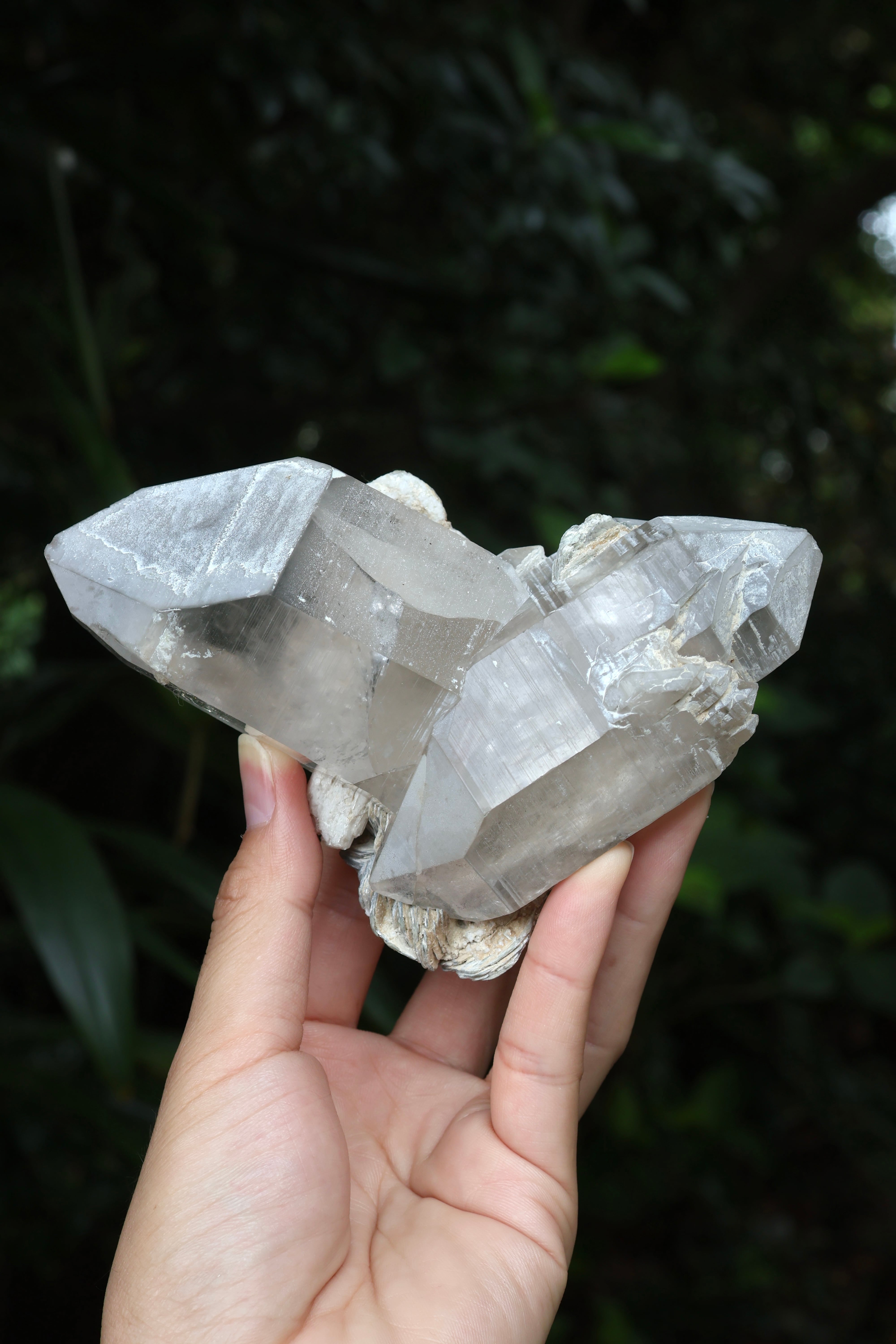 じゅん　ヒマラヤ水晶 かちわり原石 約2.3kg まとめ売り 虹あり 68da0f321f5444da492eeac4d42e89