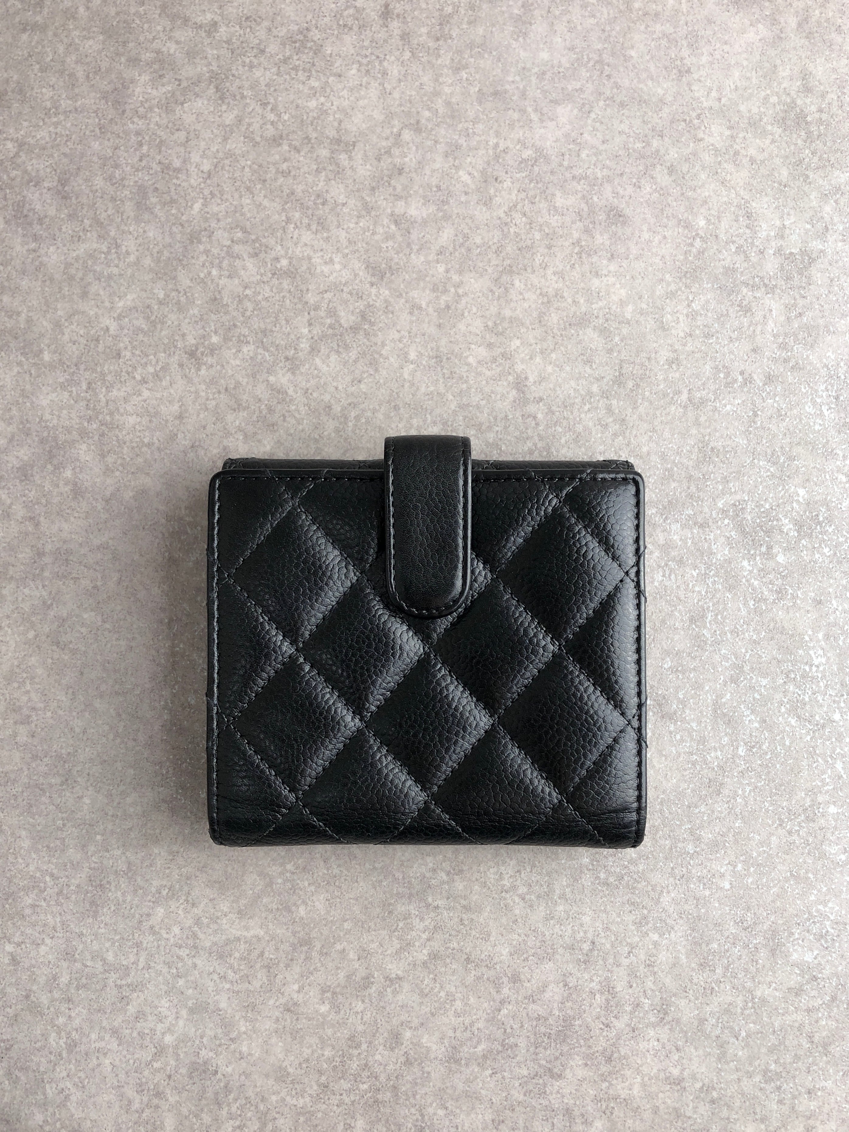 ココマーク 【美品】CHANEL シャネル キャビアスキン ココマーク 折り