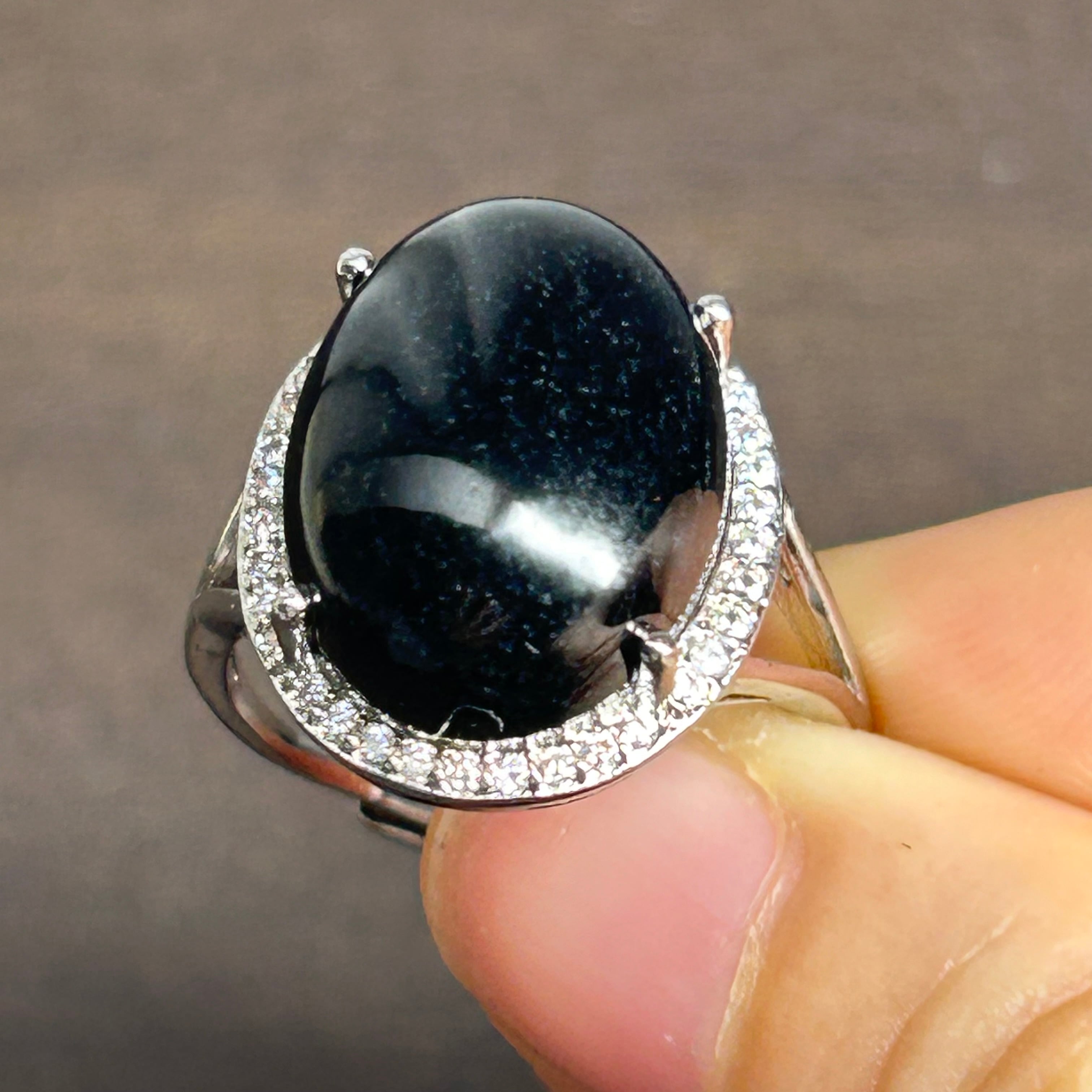 中国古美術 ミャンマー 白底青 翡翠 扳指 指輪 手工細彫 旧蔵收 装身具 ミャンマー産天然無処理翡翠 指板 リング 指輪 ペンダント 明緑 艶緑 冰