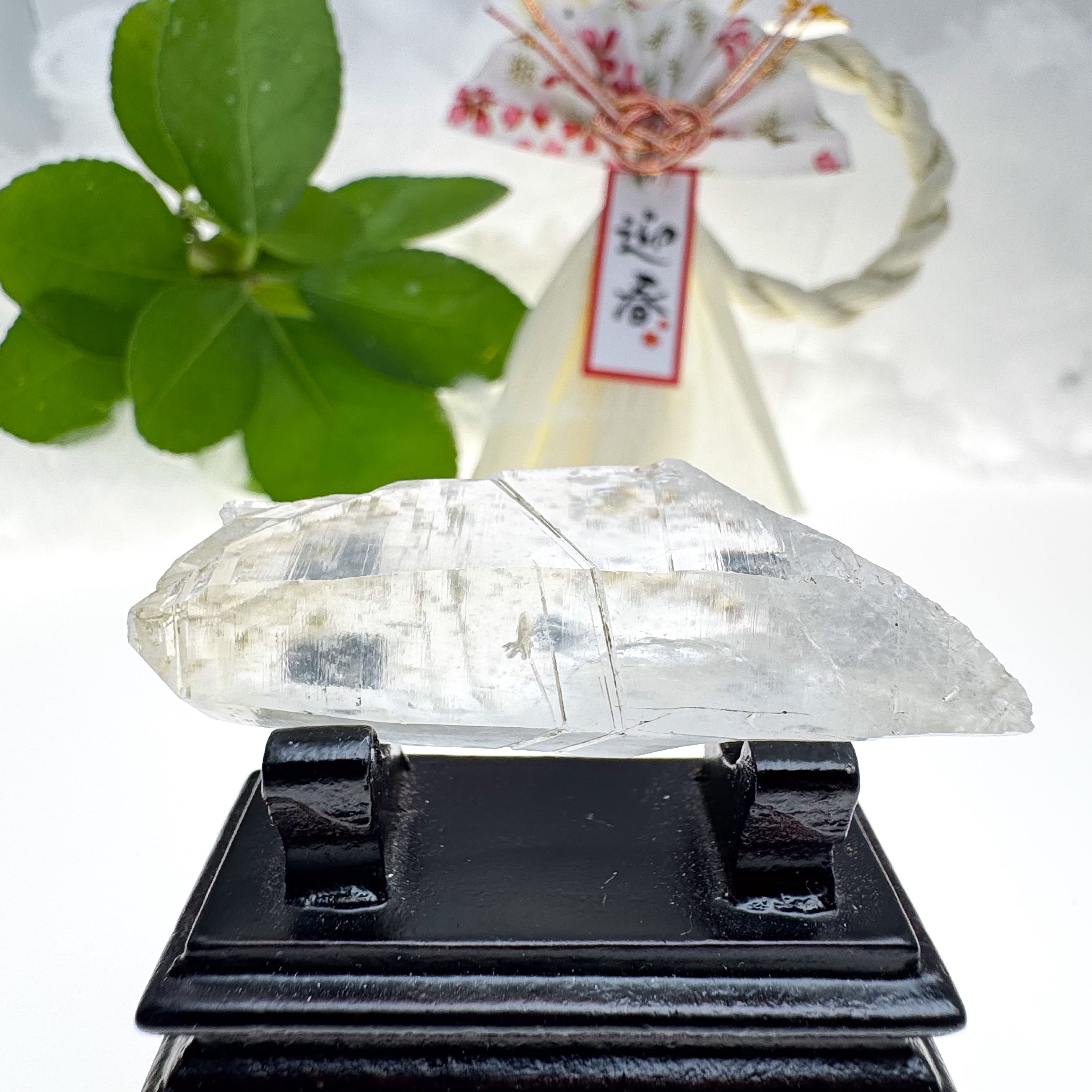 1/1販売 発送対応可能〉高千穂水晶の置石【特大虹入り/透明】 | sunday