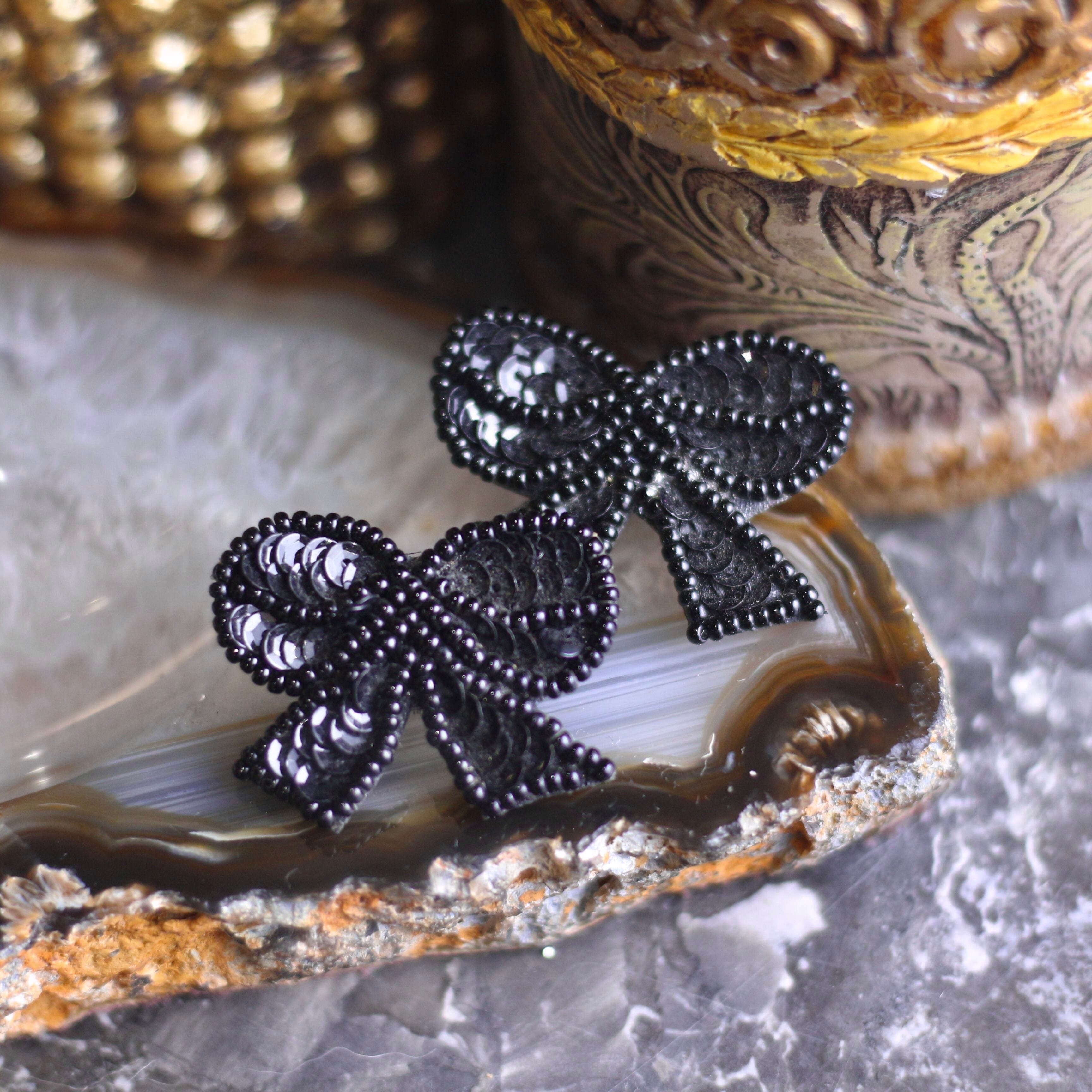 USA VINTAGE BEADS RIBBON DESIGN EARRING/アメリカ古着ビーズリボン