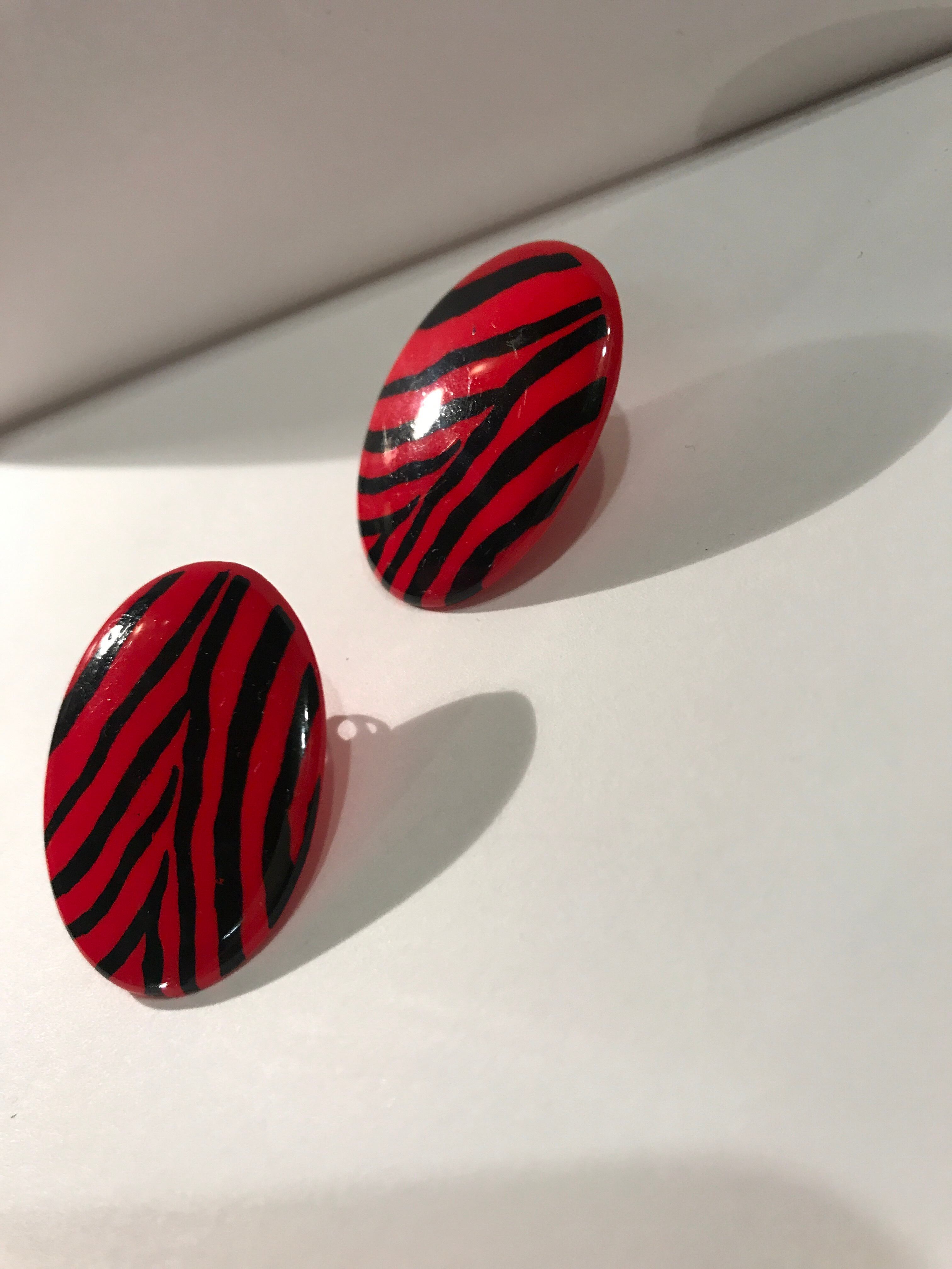 Vintage red × black pierced earrings ( ヴィンテージ レッド × ブラック ピアス