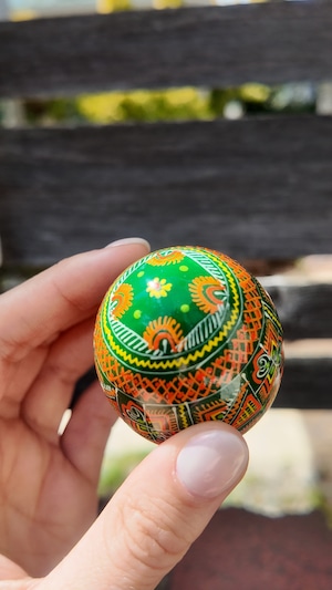 装飾用木製プィサンカ（イースターエッグ）with stand　コロミヤモデル