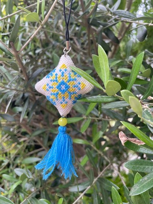 【ネット限定】UA.Designerオリジナル手刺繡キーホルダー2個セット　ウクライナ製