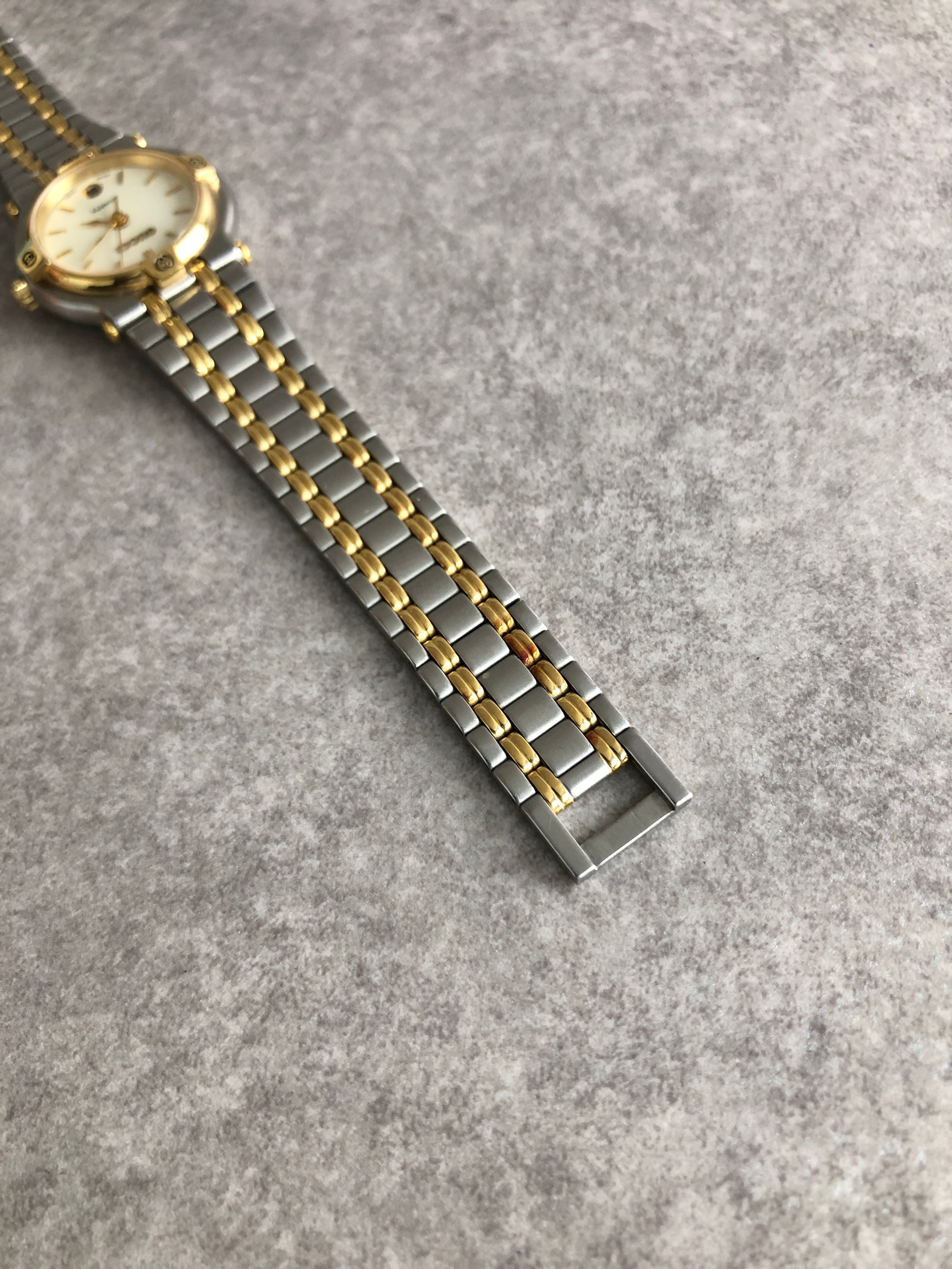 GUCCI グッチ 腕時計 ゴールド シルバー ステンレススチール