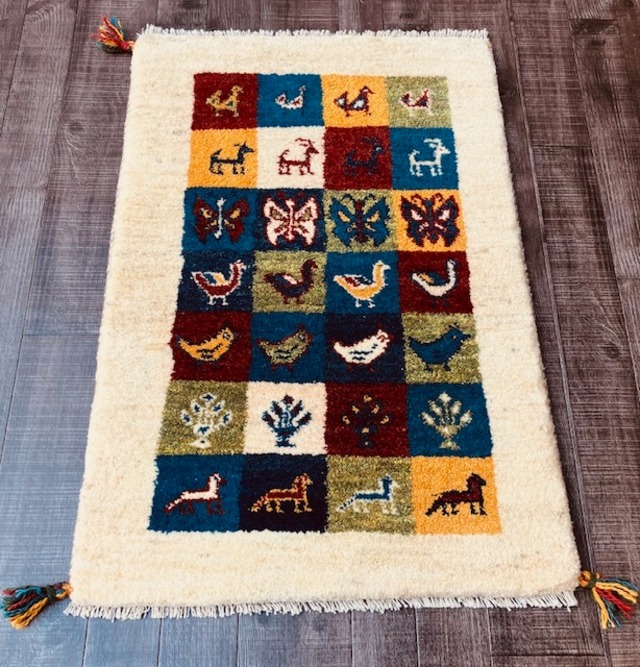 ペルシャ絨毯　ギャッベ　サイズ約62㎝×89㎝ - メイン画像