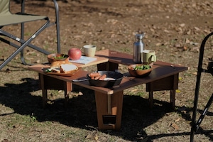 【 アウトレット価格 】キャンプテーブル　キャンプ用品　アウトドアテーブル　組み立て式　工具いらず　セール特価品　送料無料　　