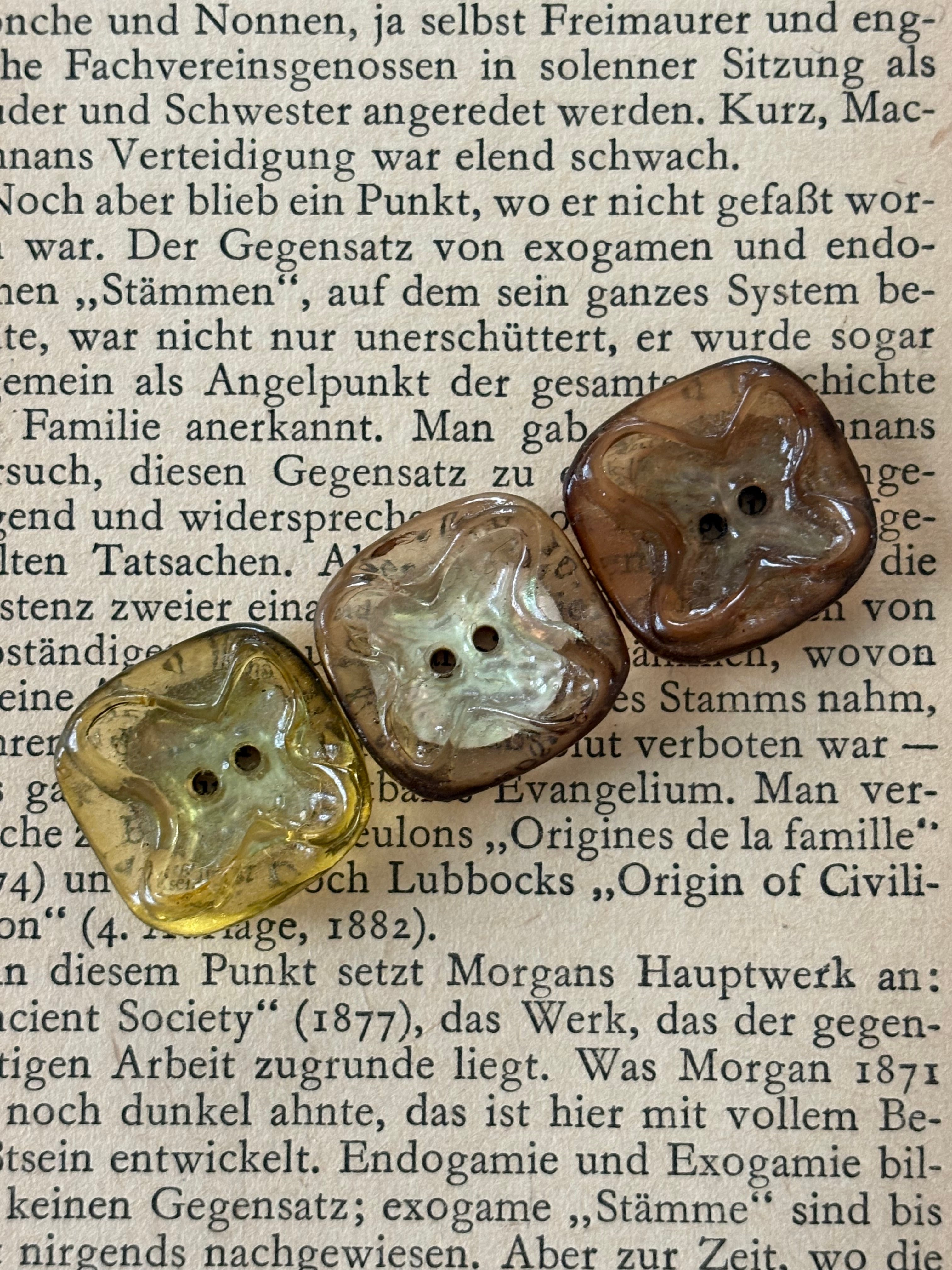 20mm Japanese Vintage ヴィンテージボタン シェル アクセサリーパーツ 装飾材 カルトナージュ