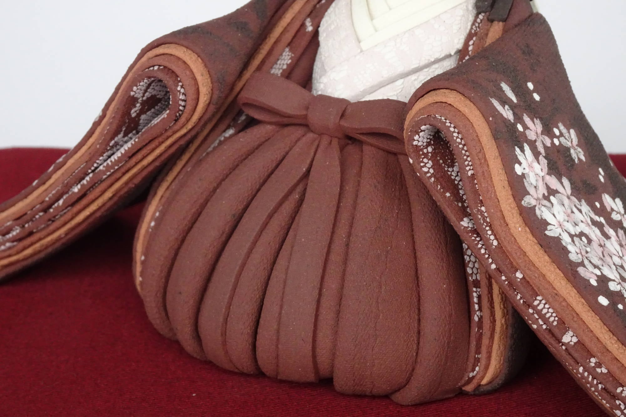 ひな人形(大) 陶雛 澤りか作 (女雛 エンジ、男雛 エンジ) お雛様(敷布