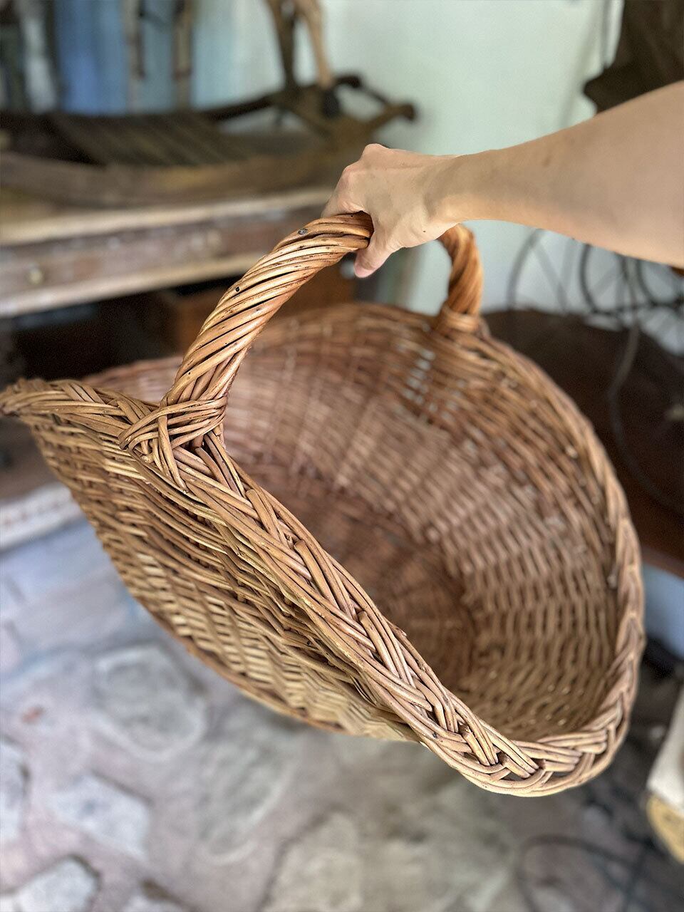 ラタンの大型パニエ 収穫用バスケット | Brocante de La Cocotte