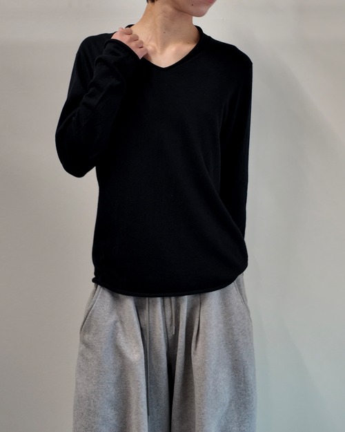 【EMPORIO ARMANI】v-neck basic knit