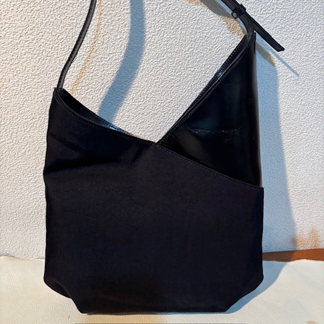 B.stuff　ナイロン×レザーコンビショルダー(クロ)