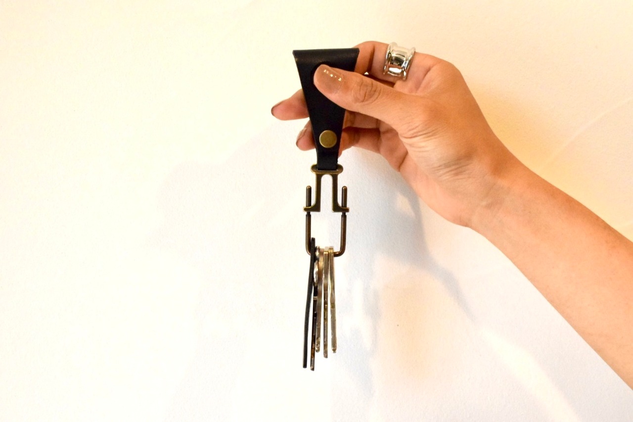 レザーキーホルダー【 MOTEL 】（アンティークゴールド）