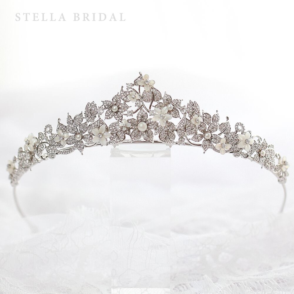 Stella Bridalのティアラ