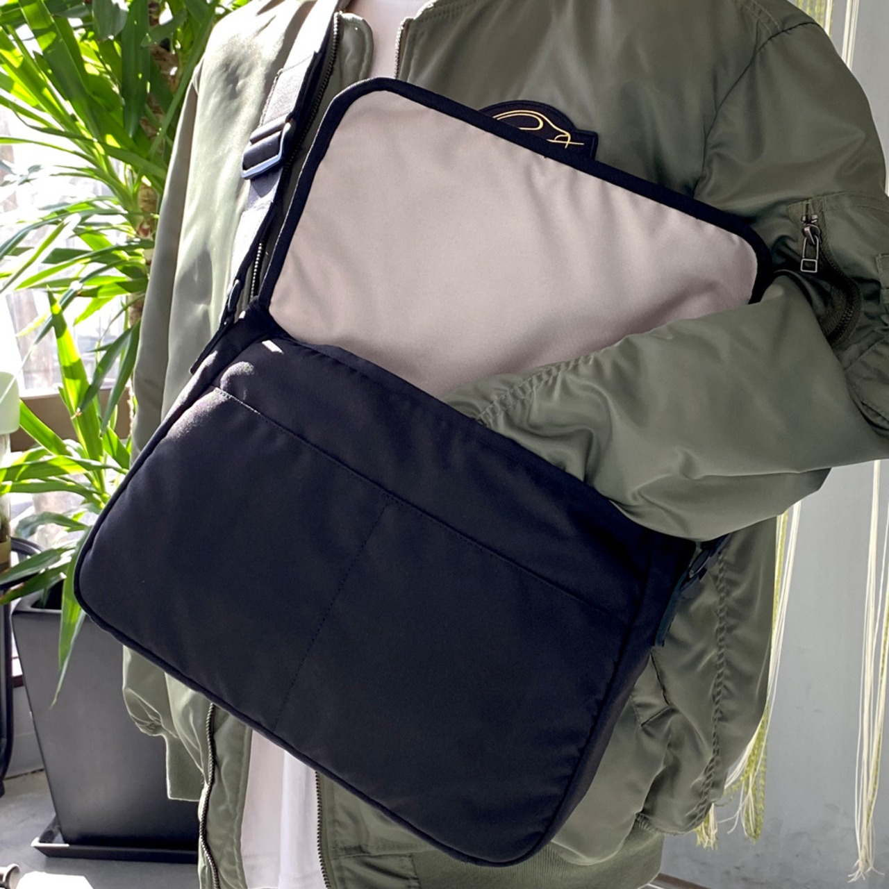 アップサイクル『IMPIZM』メッセンジャーバッグ