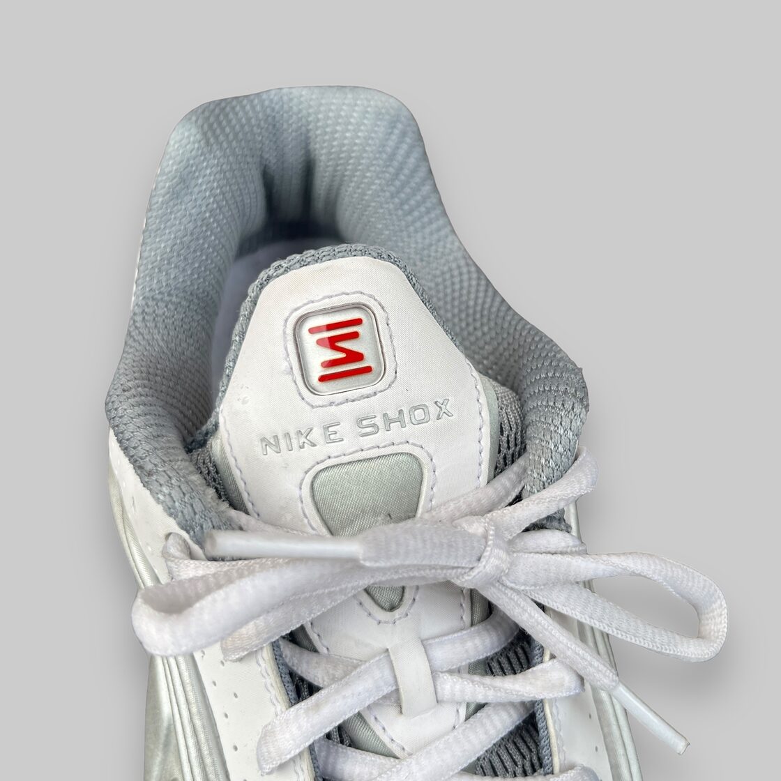 2019s Nike Shox R4 メタリックシルバー×コメットレッド | Pay ID