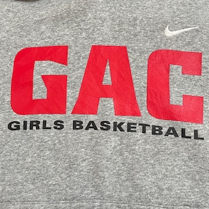 【NIKE】GAC ロゴ プリント GIRLS BASKETBALL バスケ フーディー hoodie 刺繍ロゴ スウッシュ スウェット トレーナー L ナイキ US古着