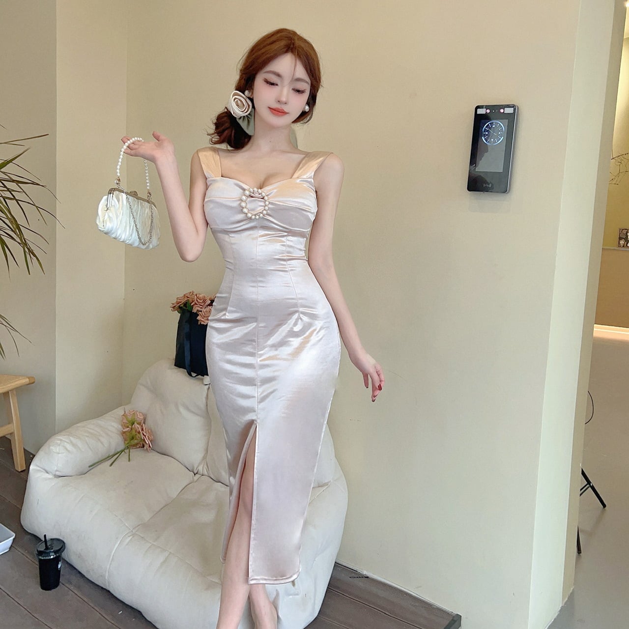 【新作】【送料無料】 2024 新しい夏スタイル日本と韓国のセクシーなハイスリットストレッチサテンサテンヒップハグボトミングベストドレス 7892 01617443910