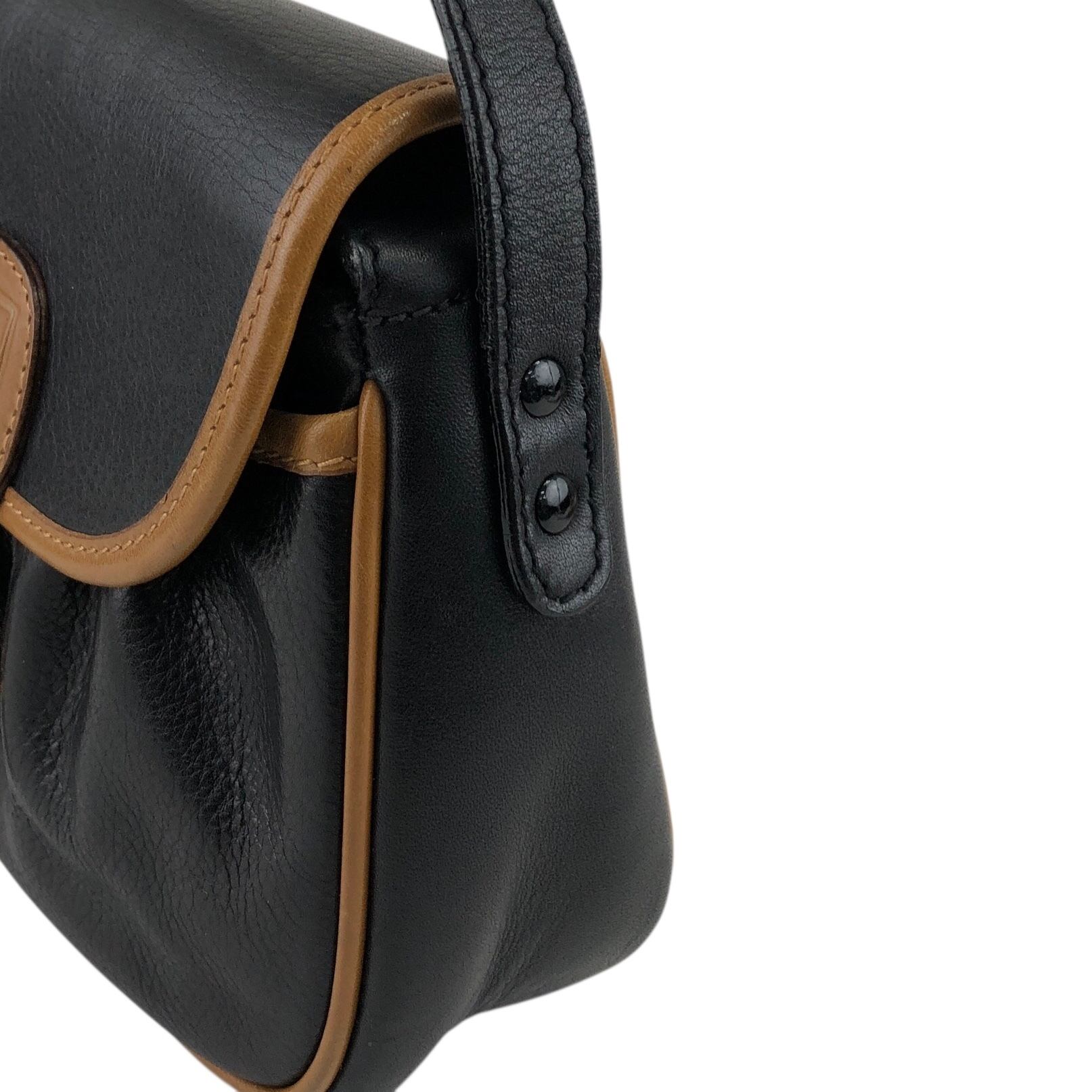 CELINE セリーヌ ショルダーバッグ ブラック ブラゾン型押し フロント