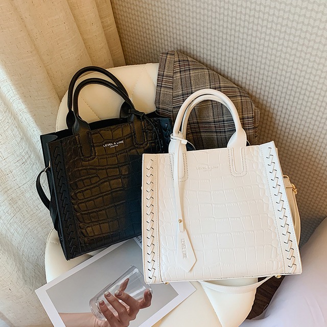 大きなバッグ女性2020新しいトレンディなファッションシンプルな大容量ショルダーバッグバージョンのネット赤野生ポータブルトートバッグ Tiancai_Wing_Bag2928598