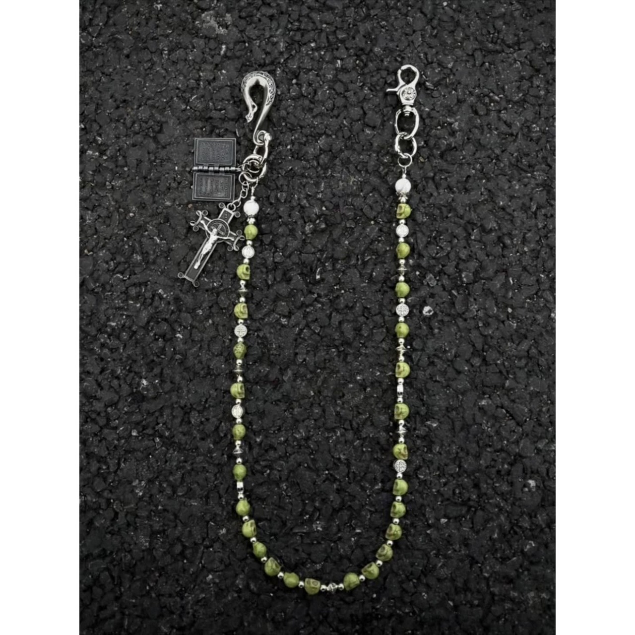 グリーンスカルビーズクロス ウォレットチェーン G136