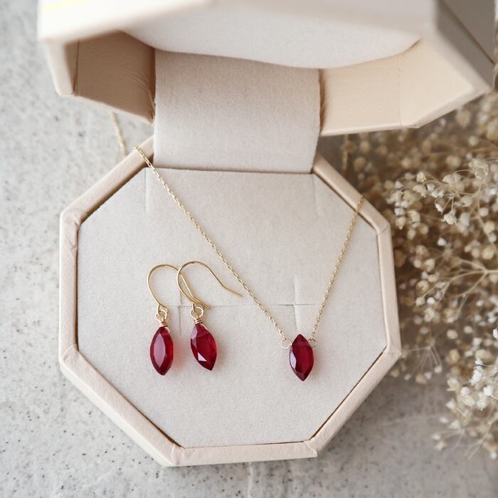 K10】宝石質ルビーの一粒ネックレス(マーキスファセットカット)＊7月  