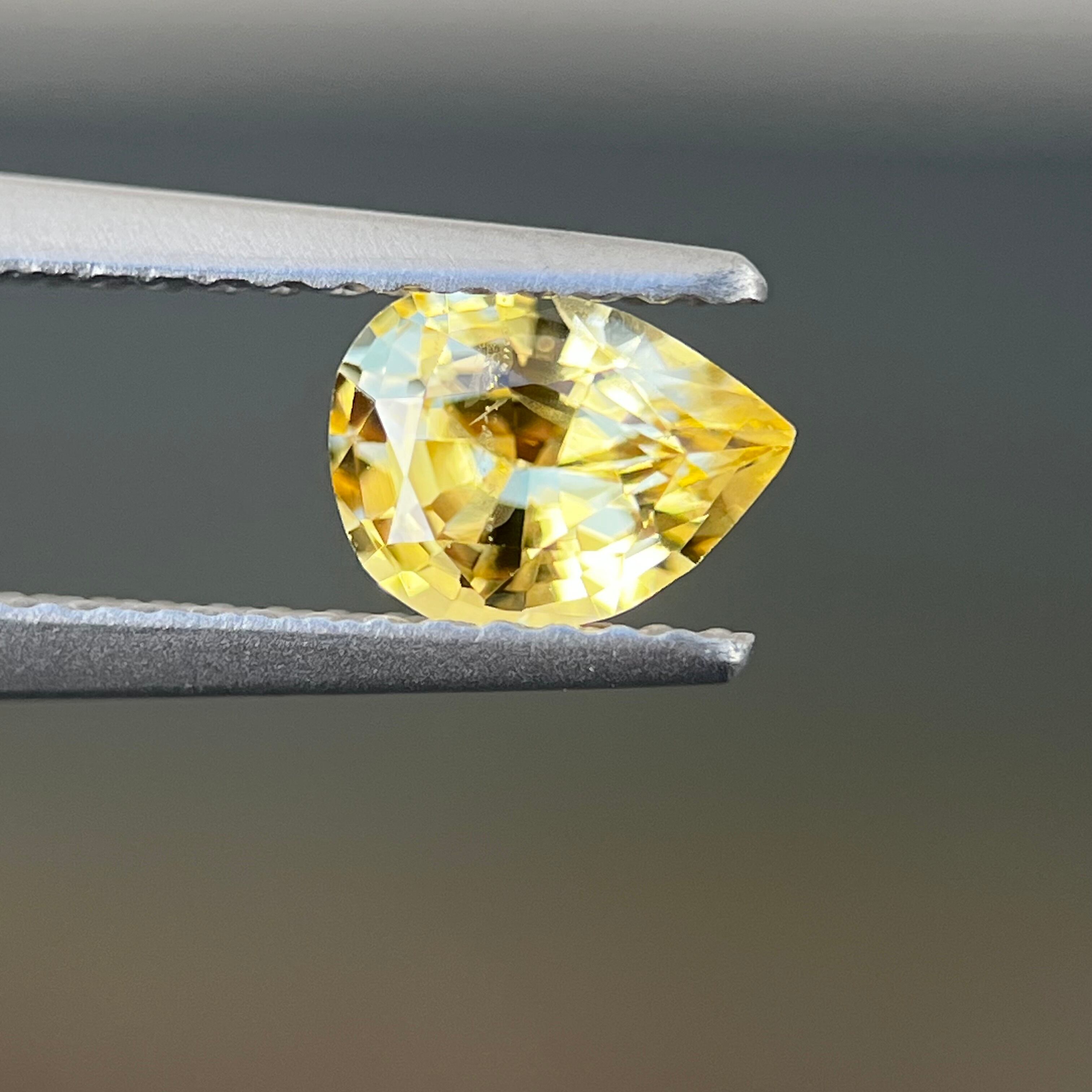 スモーキー ルチルクォーツ 針入り クラスター バイーア産 黄水晶