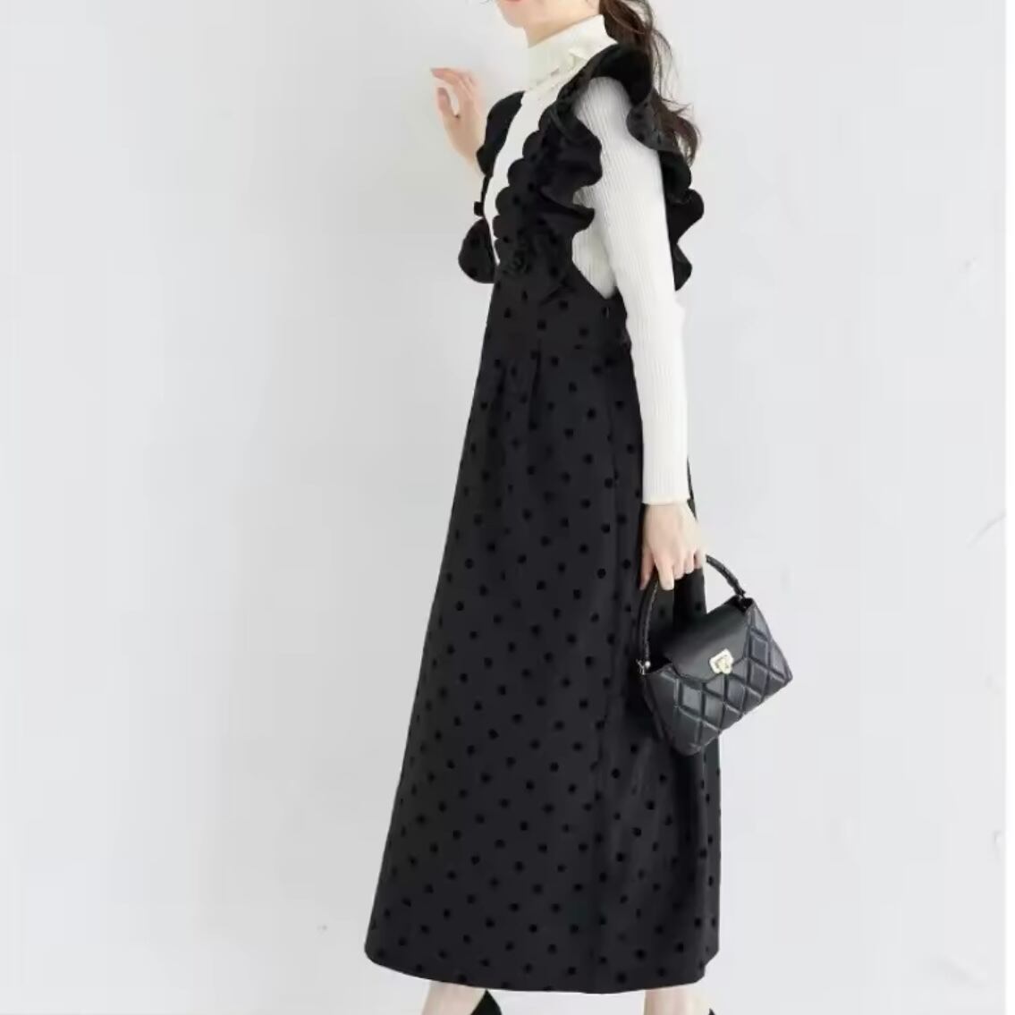 スカラップフリルジャンパースカート